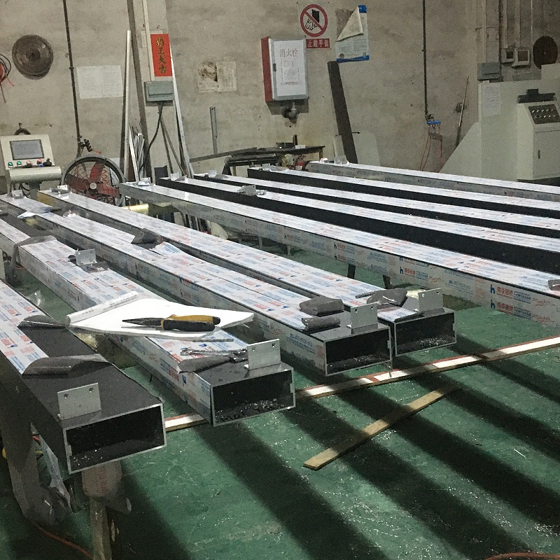 樓上樓門窗專業(yè)安裝的高端鋁合金門窗伴你溫暖過冬！