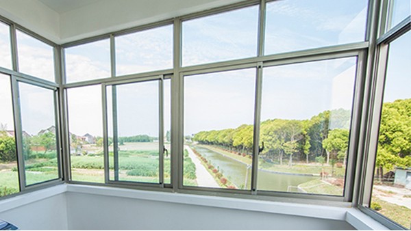 樓上樓門窗 | 專業(yè)安裝的高端鋁合金門窗伴你溫暖過冬！