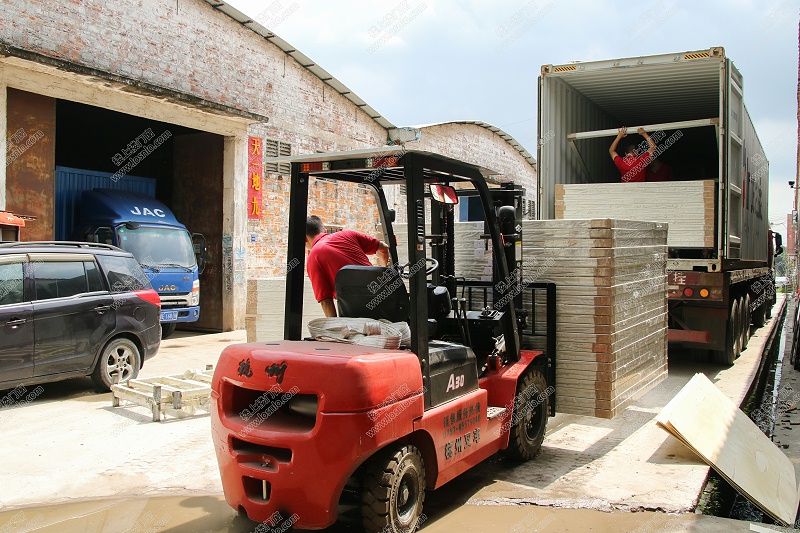 佛山哪里有出口高端門窗的鋁門窗廠家？-樓上樓門窗