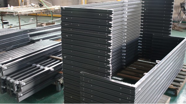 如何選擇優(yōu)質(zhì)的門窗工程定制廠家？樓上樓為您解答